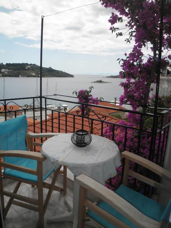 Babis Hotel Skiathos Town Exterior photo